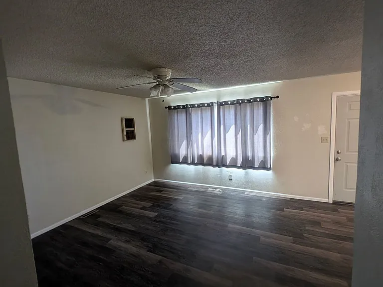226 Waverly Ave — Photo 11