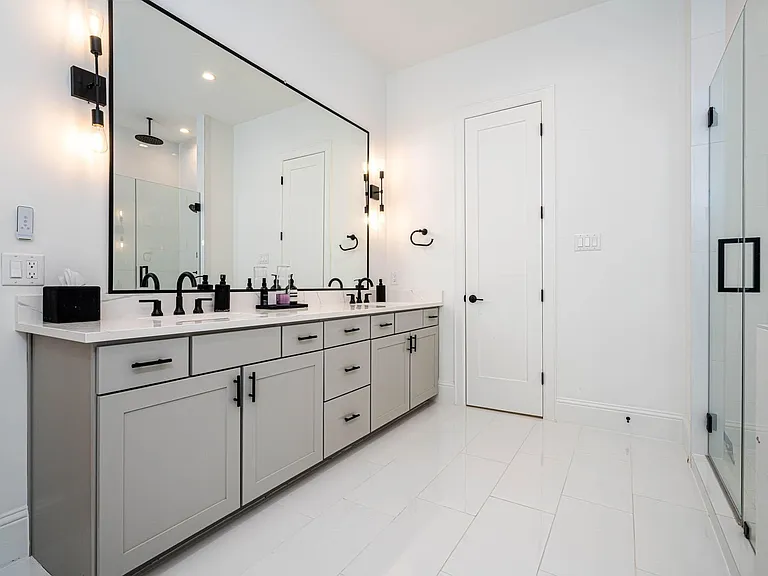 1543 Lawrence St — Photo 13