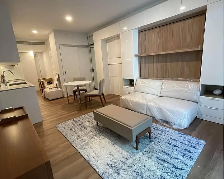 987 Queen St #1 — Photo 1