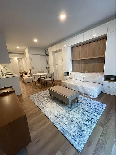 987 Queen St Photo 1