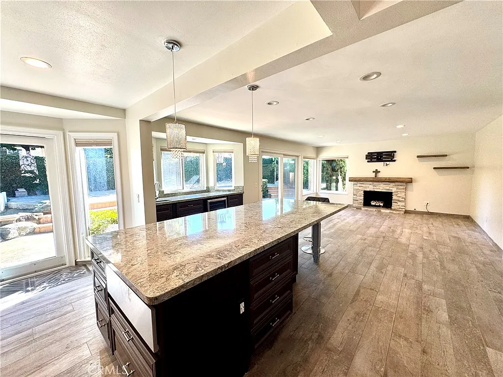 4 bed, 2612 sqft, $8,000 — Photo 4