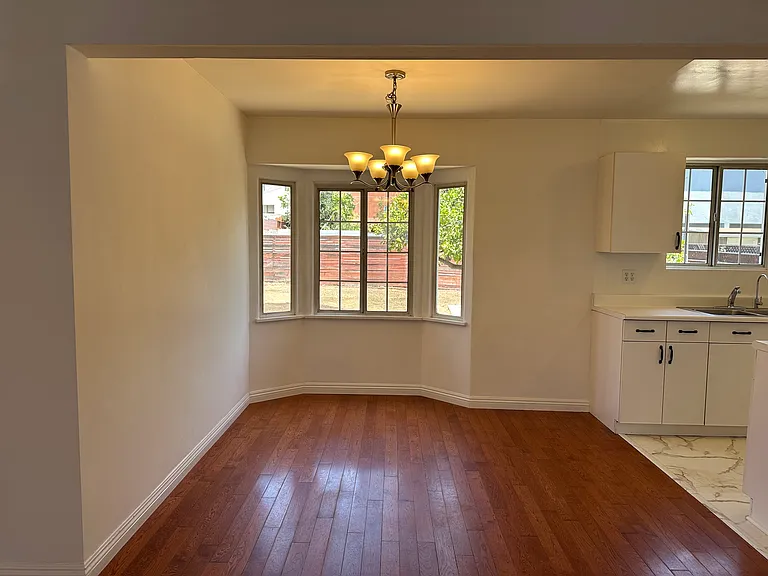 1531 Dixon St — Photo 6
