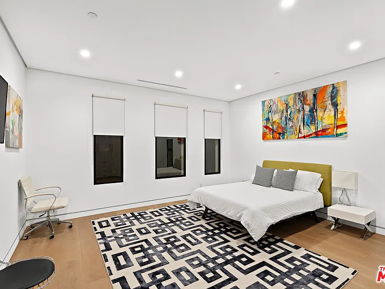 610 N Stanley Ave — Photo 26