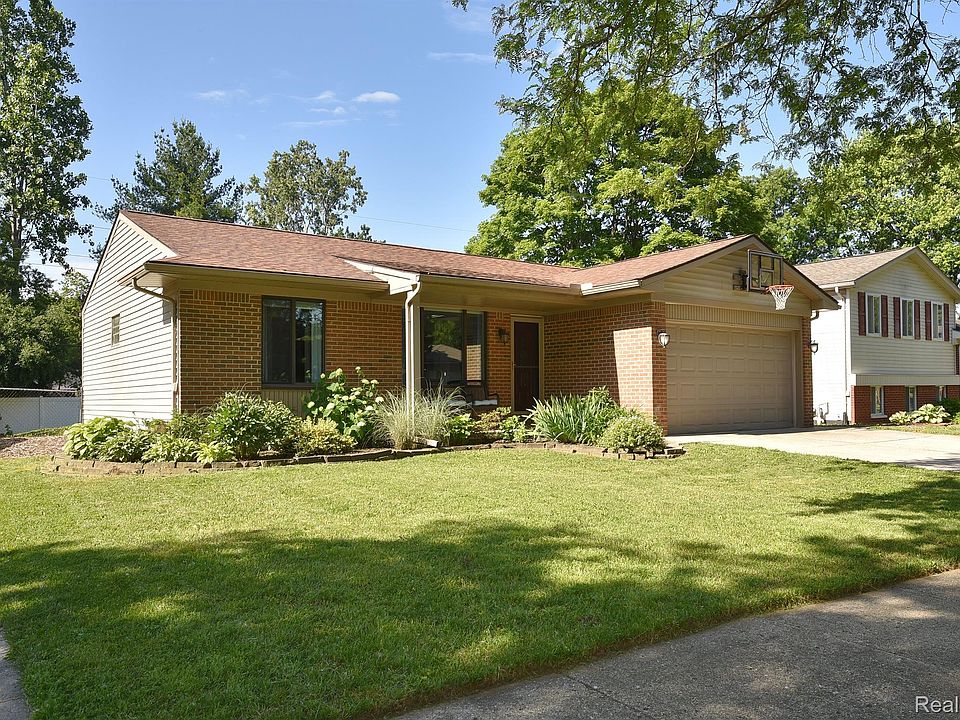 1st image of 2426 Avalon Dr