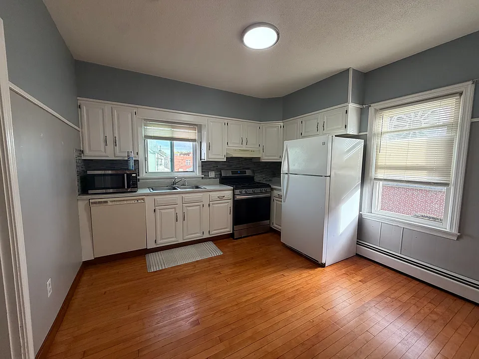 31 Anthony St #2