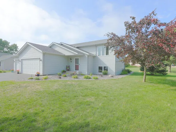 440 Lake Dr, Winsted, MN 55395