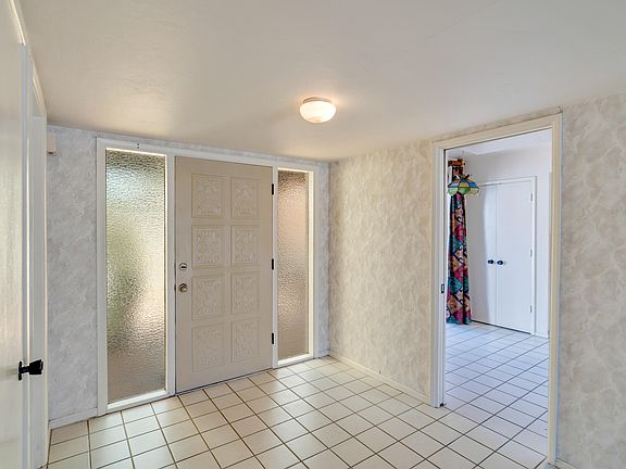 5th image of 278 E Paseo Churea