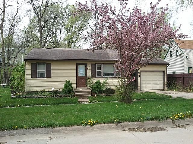 1st image of 614 S 3rd St
