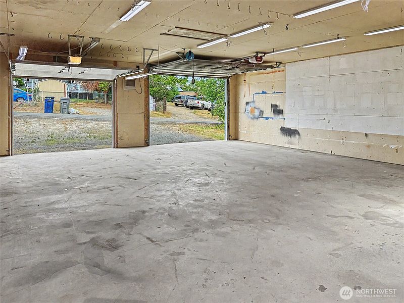 5th image of 802 S Chelan Avenue