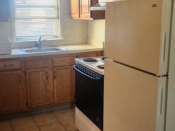 3rd image of 336 E Lancaster Ave APT 3