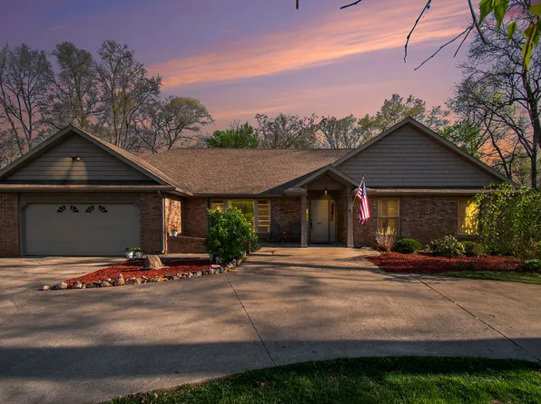 26212 Redfield St, Edwardsburg, MI 49112