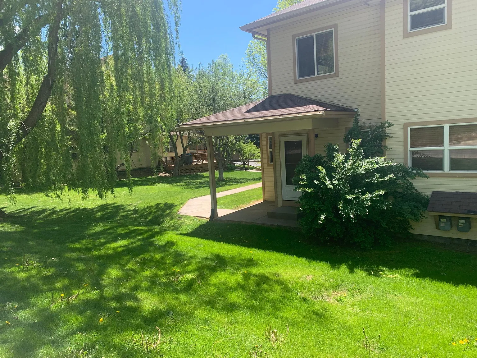 2 bed, 2.5 bath, 1308 sqft, $3,200 — Photo 2