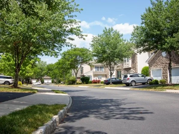 48 Ebersohl Cir, Readington Twp., NJ 08889