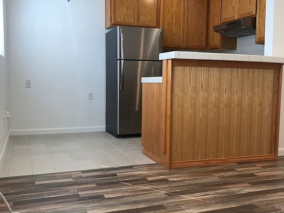 4th image of 4810 Lincoln Ave APT B