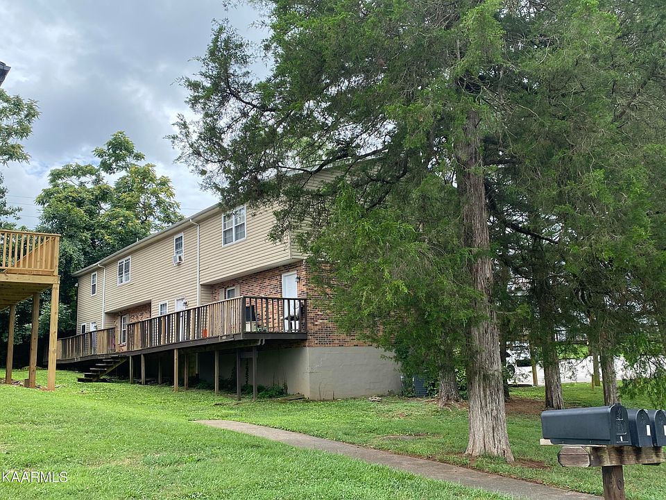 2nd image of 9112 Cedarpark Ln