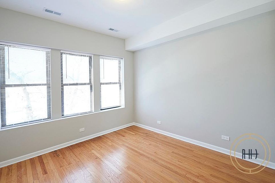 1st image of 4251 N Sawyer Ave #A201
