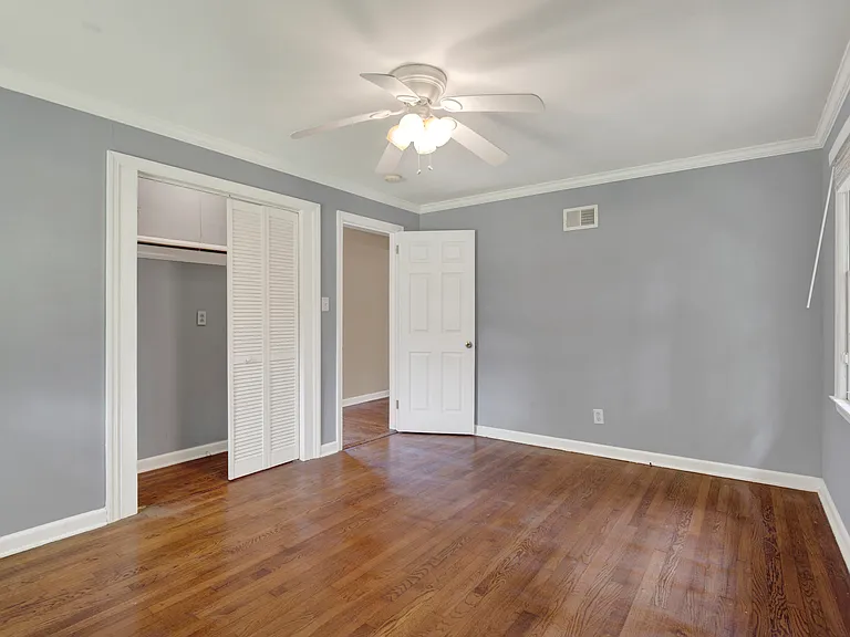 331 Oxford Dr — Photo 14