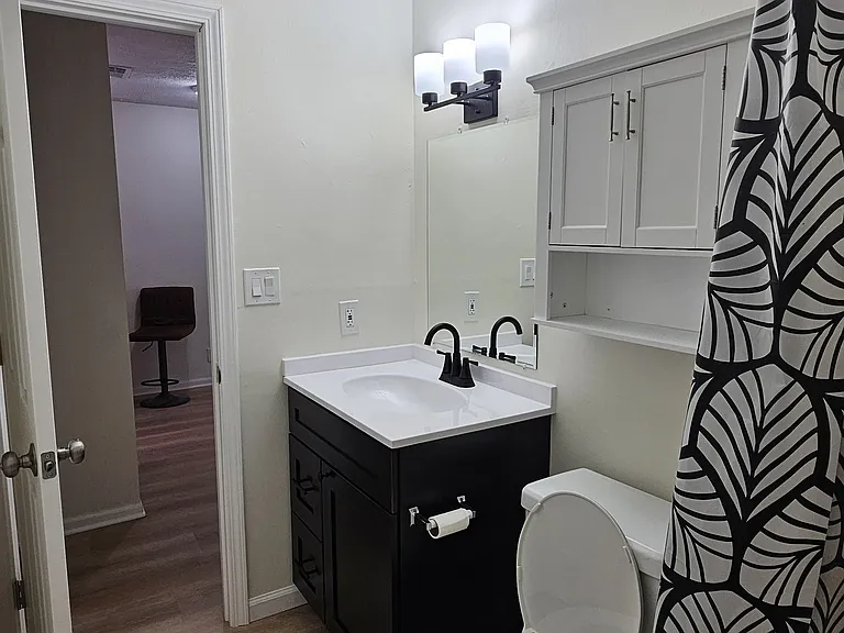 209 Cedar St #E2 — Photo 17