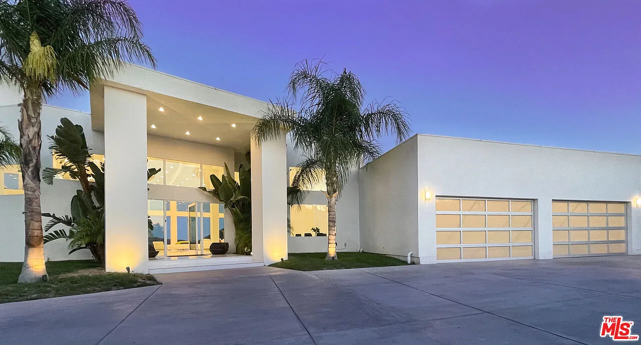 5 bed, 5.5 bath, 7280 sqft, $39,600 — Photo 4