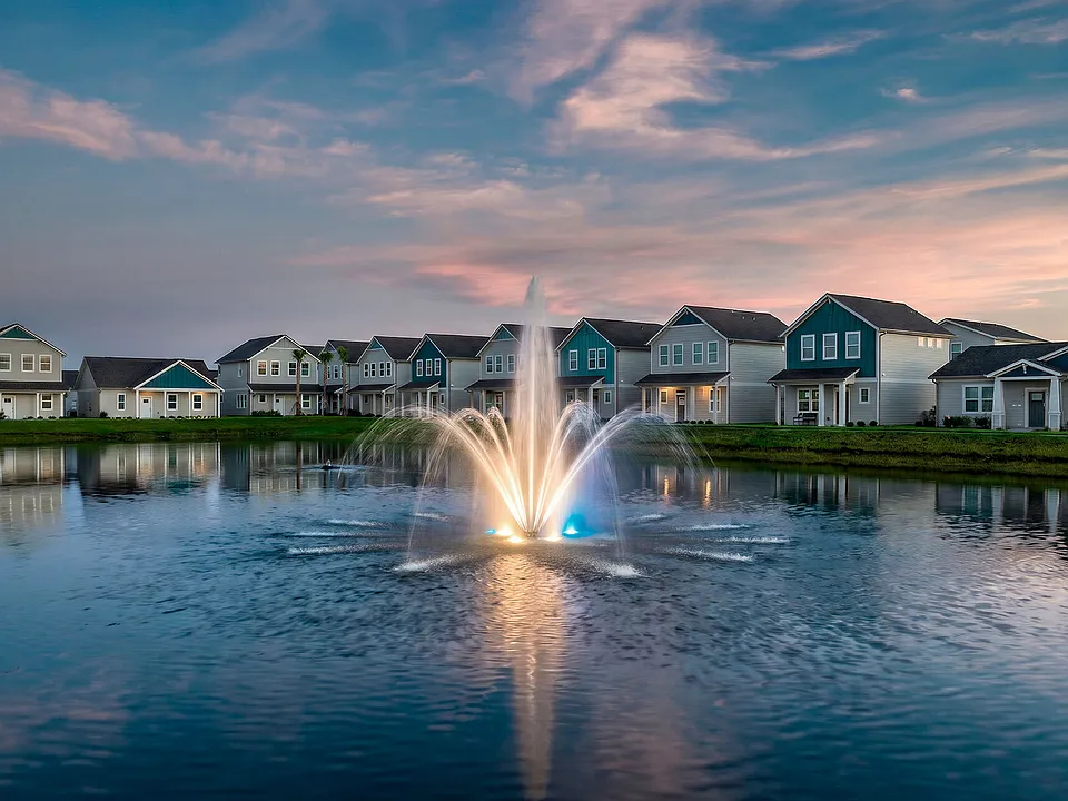 Abrazo at Robinson Gateway apartments community photo