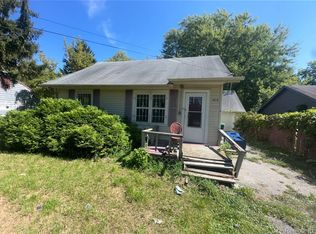 1815 Mack Rd, Saginaw, MI 48601