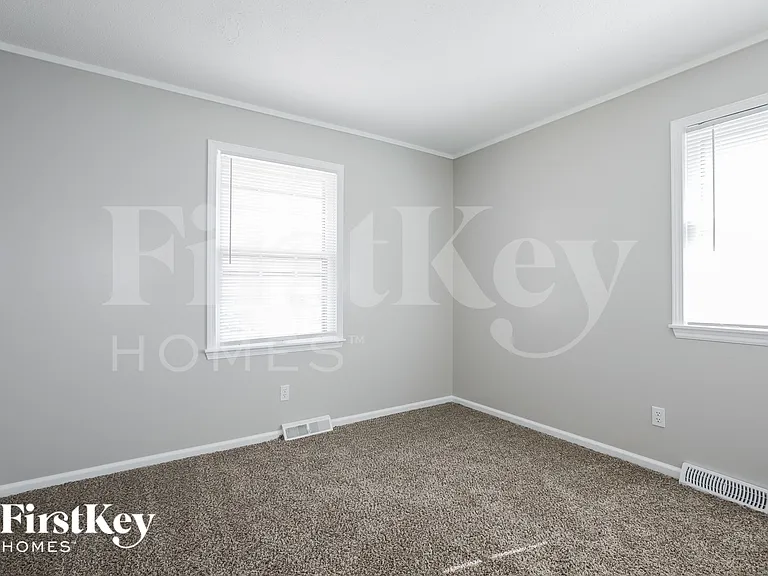 706 SW Merritt St — Photo 12