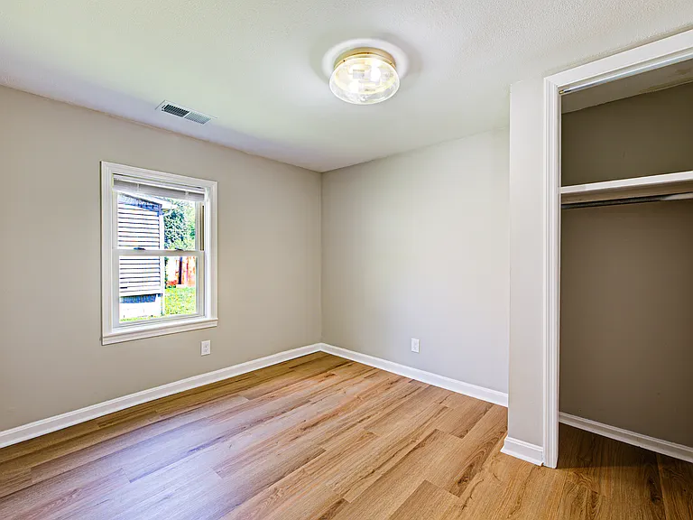 241 Kahl Ct — Photo 18