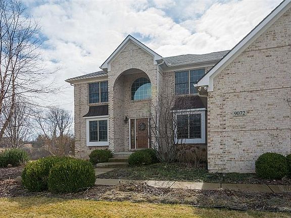3rd image of 9072 Emerson Dr