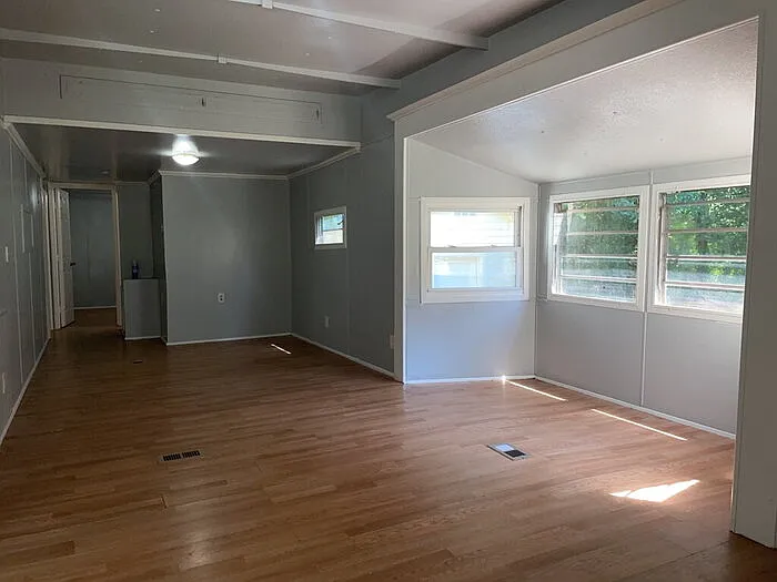 18 White Horse Road Ext — Photo 4