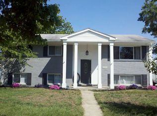 7542 Wellsley St, Lambertville, MI 48144