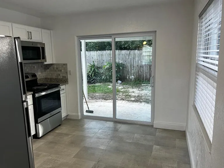 3914 Hernden Dr — Photo 9