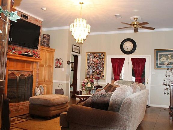 2nd image of 501 Saint Clair Ave