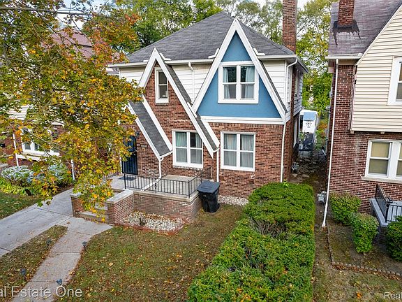 2nd image of 16532 Parkside St