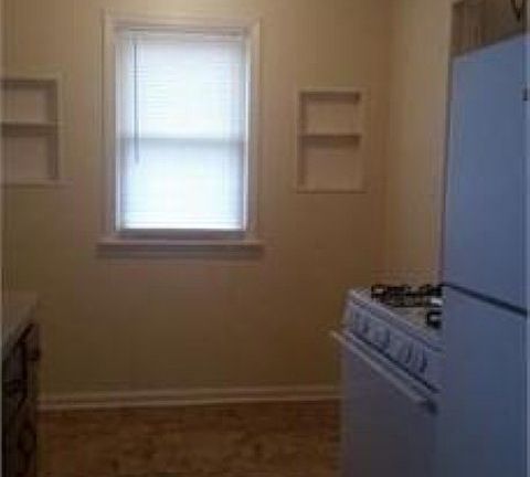 3rd image of 13601 Sprecher Ave