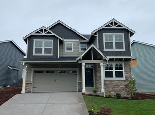 1069 NE Regan Hill Loop, Estacada, OR 97023