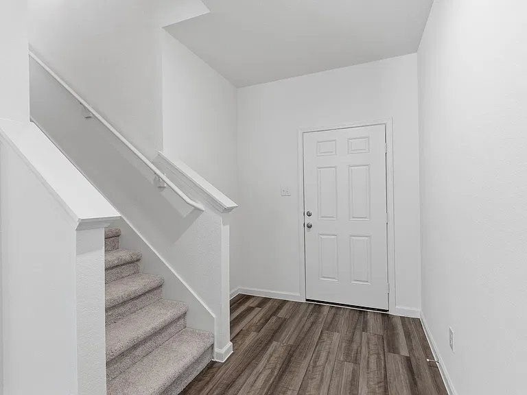 15052 Ronan Dr — Photo 5