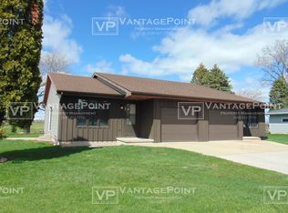 814 Broadway St, Wrightstown, WI 54180