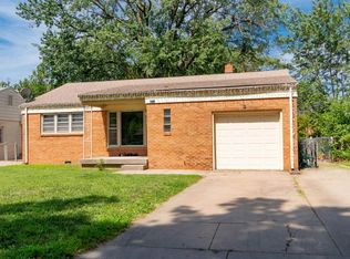 2017 S Ridgewood Dr, Wichita, KS 67218