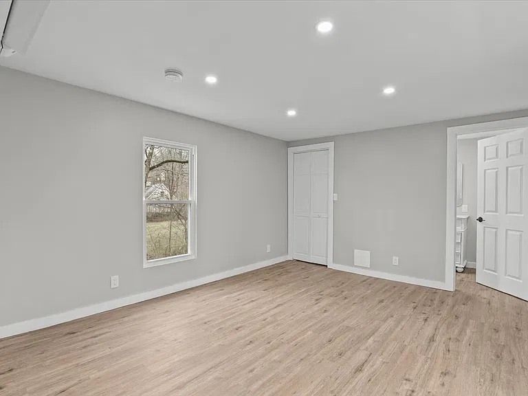 8 Teatown Ct — Photo 9