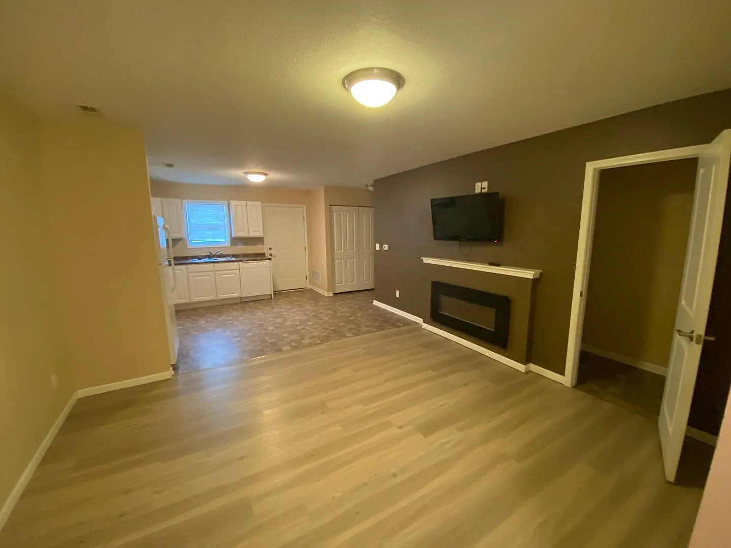 Fox Run Townhomes 4 — Photo 2