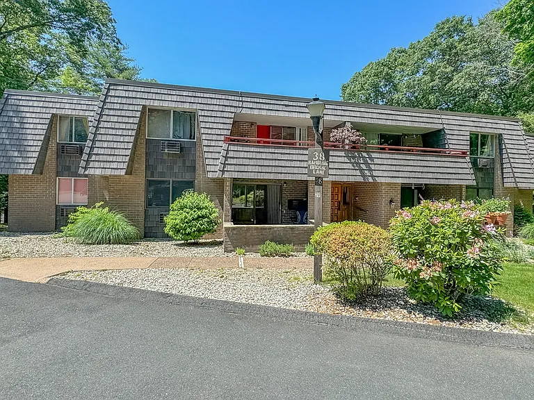 38 Rambling Brook Ln #B6 — Photo 3
