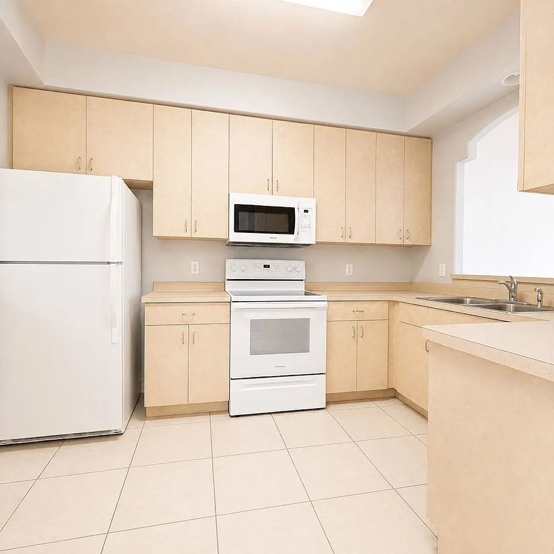 1126 Sw 47th Ter — Photo 2