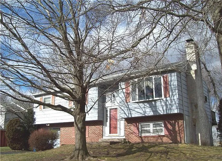 32 Crestland Ter photo 1
