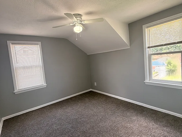 13108 Saint James Ave — Photo 16