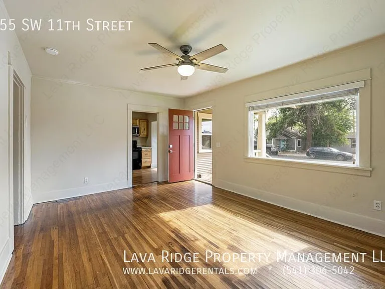 655 SW 11th St — Photo 5
