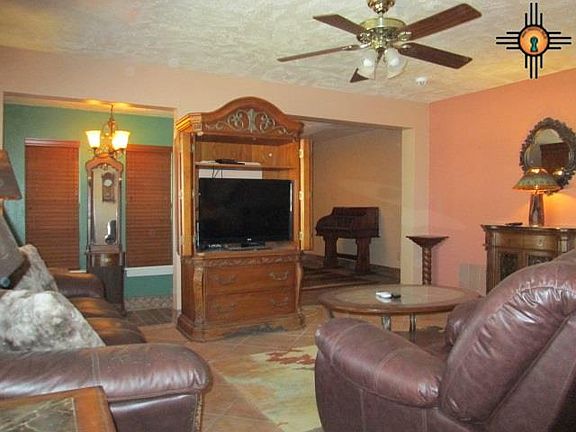 3rd image of 902 & 904 S Tenth Street Ct