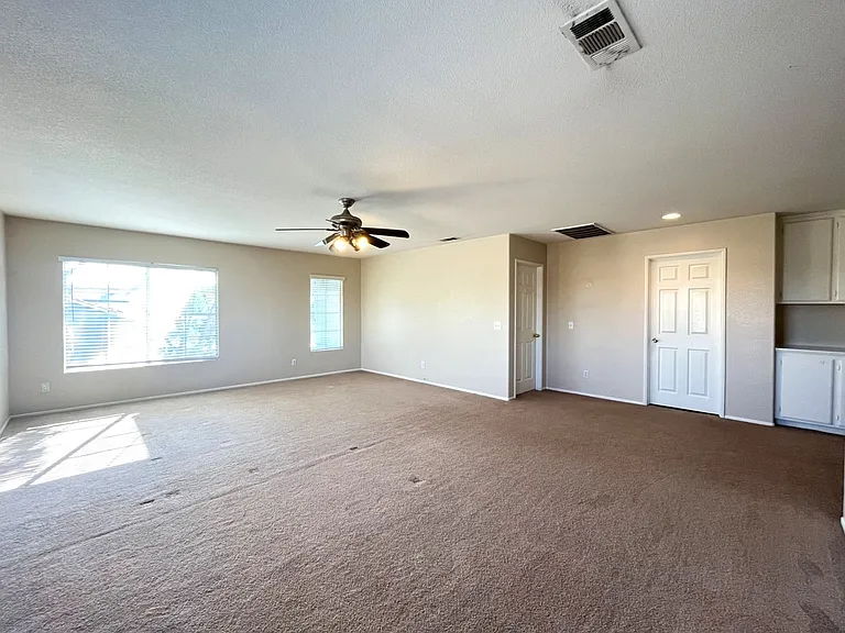 4130 Prairie Dunes Dr — Photo 19