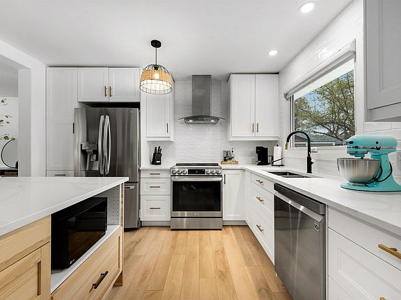 5th image of 9 Hummingbird Rd