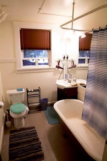 1st image of 1356 E Olive Way APT B1
