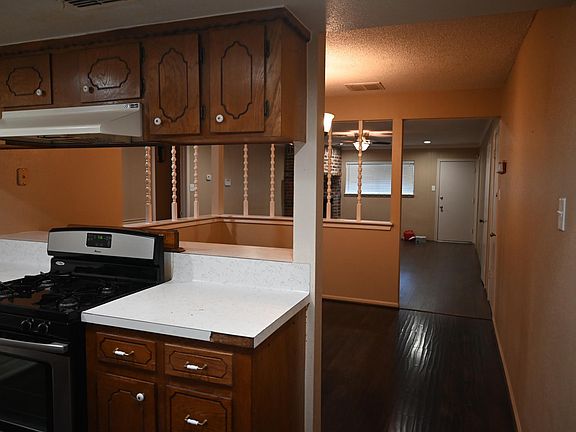 5th image of 7411 Leaftex Dr